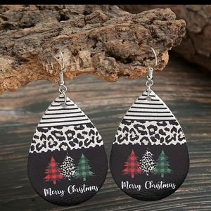 NEW Christmas 🎄  Earrings